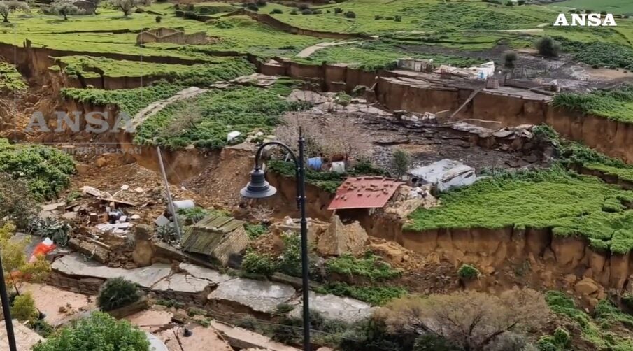 Niscemi, si allarga il fronte della frana. Centinaia di persone evacuate