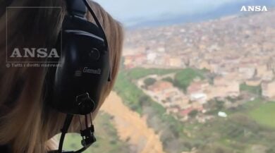 Niscemi, le immagini della visita e del sopralluogo di Meloni sulla frana