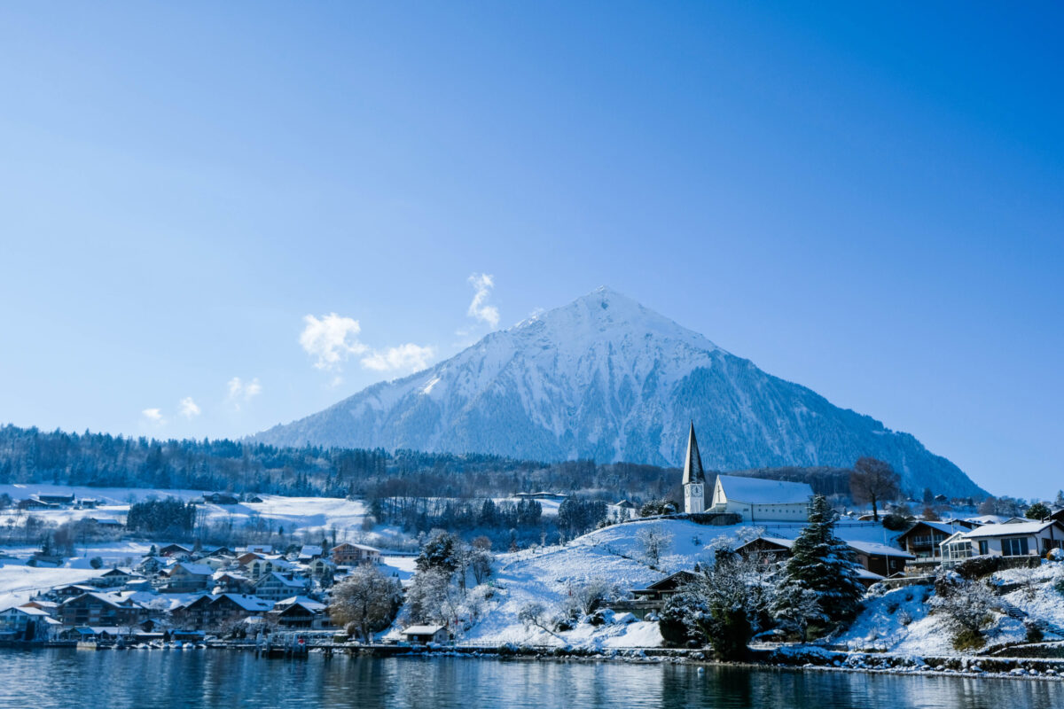Trenino Verde delle Alpi: alla scoperta di Berna e del suo Oberland, tra laghi incantevoli e patrimoni dell’UNESCO