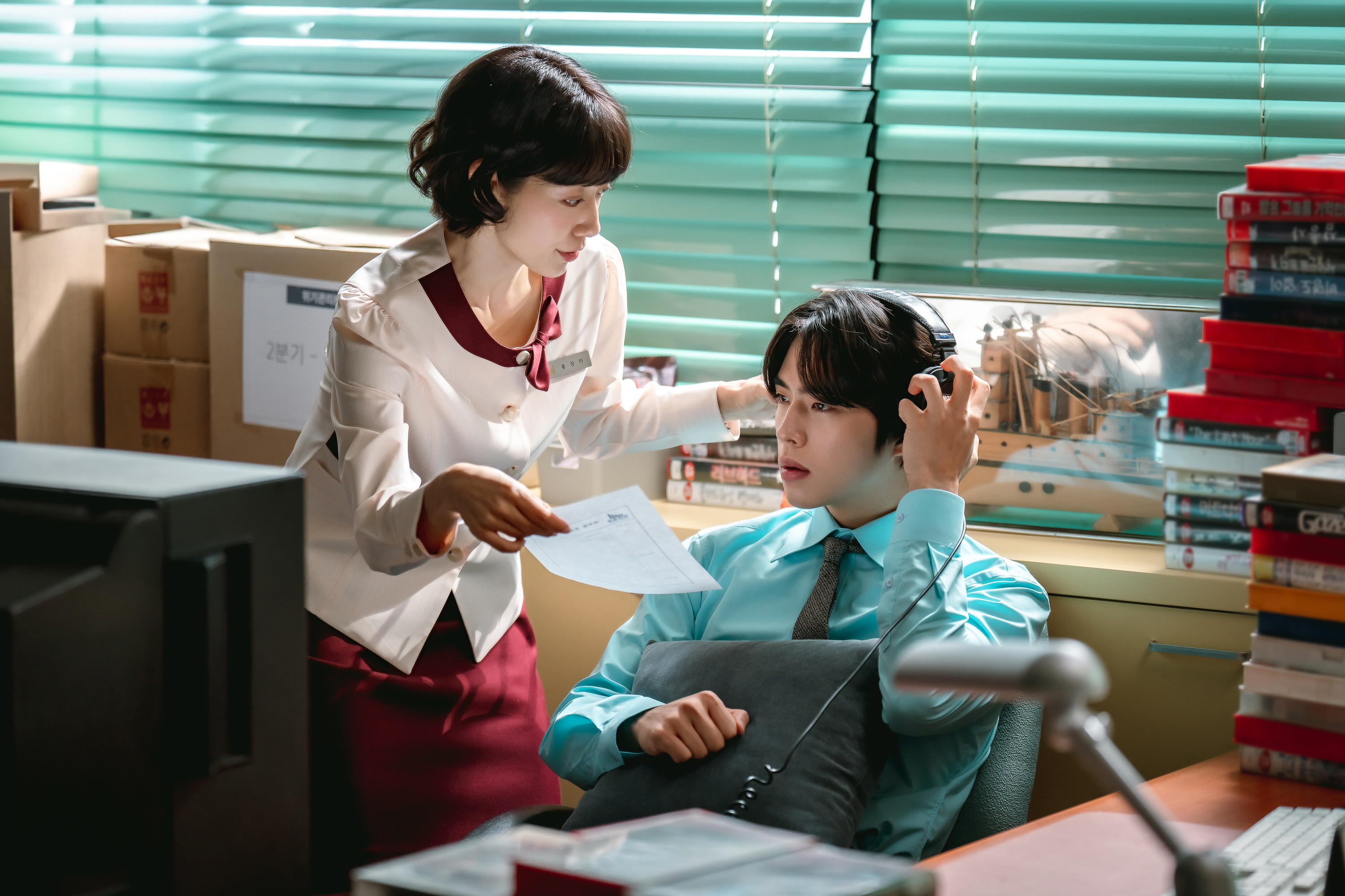 Undercover Miss Hong e il ritorno agli anni Novanta: quando il K-drama usa la commedia per parlare di potere, lavoro e identità