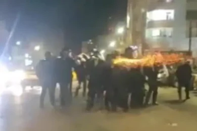 Iran, il regime mostra le piazze filogovernative mentre la repressione fa oltre 3.000 vittime