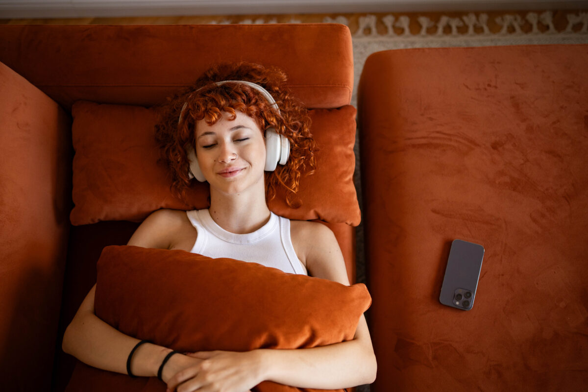 “Chill” è la parola giovane dell’anno per l’Accademia della Crusca. Ecco tutte le parole della Gen Z