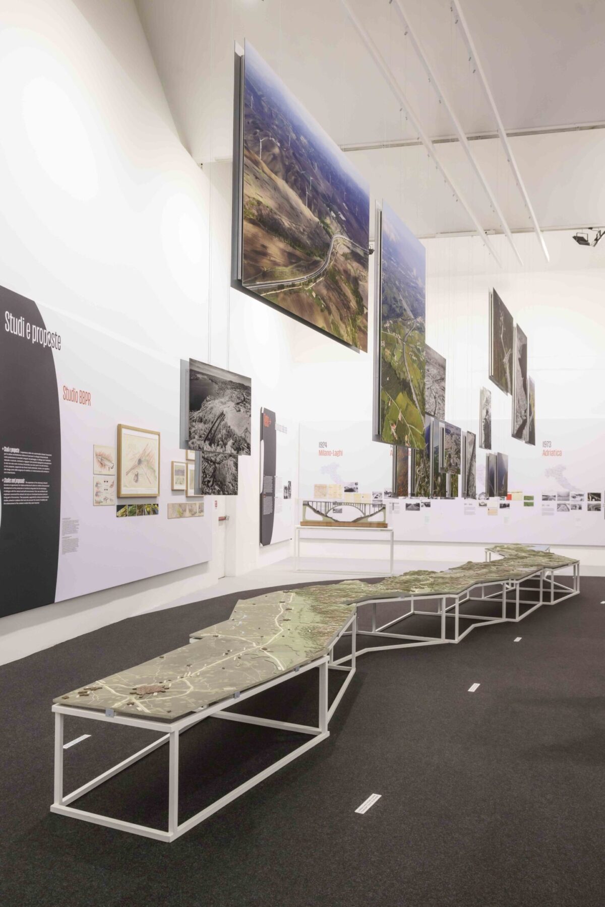 Autostrade d’Italia: la mostra in Triennale che racconta un secolo di movimento