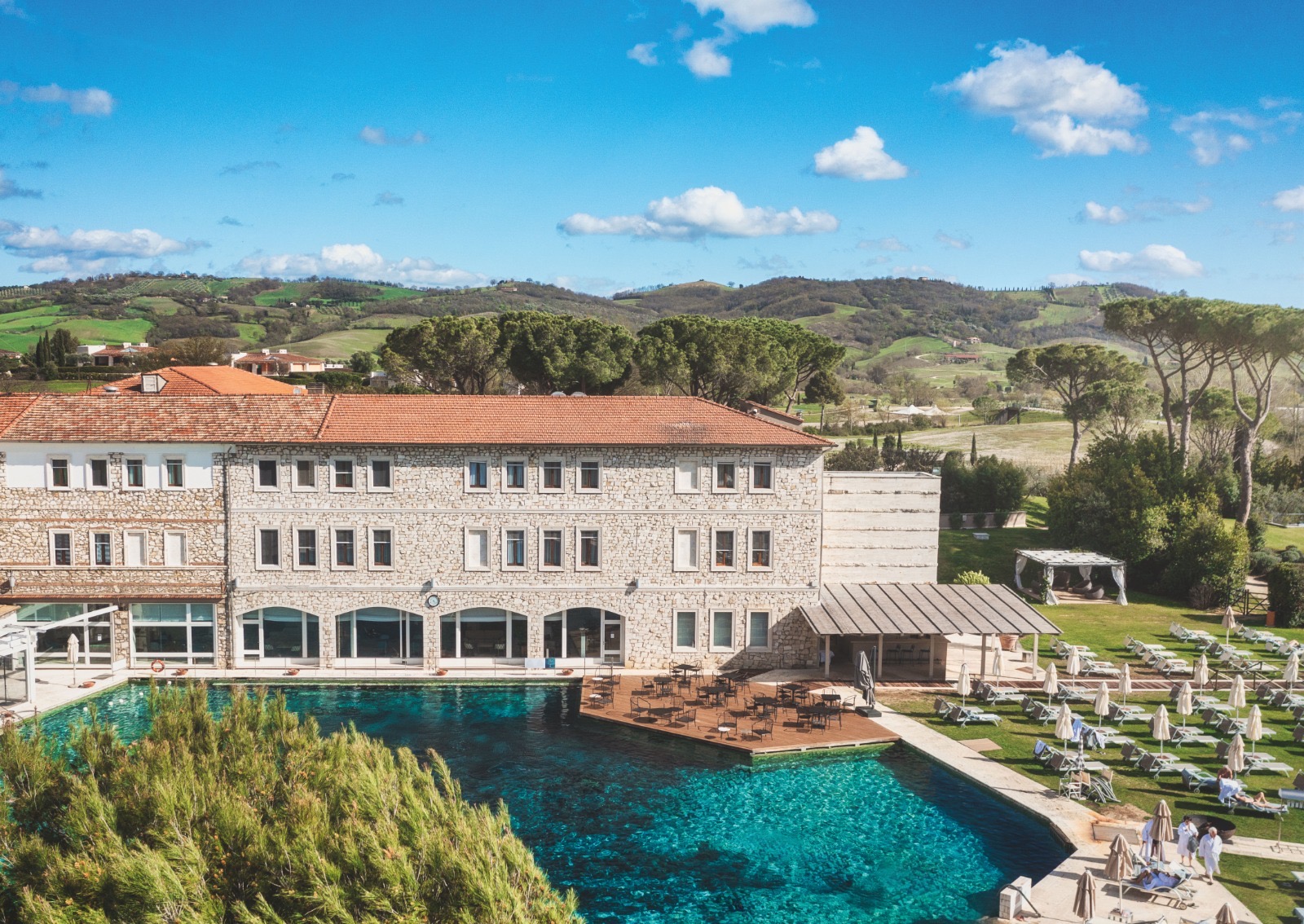 Forum in Masseria 2026: a Saturnia la politica cerca visione tra economia, IA e nuove sfide globali