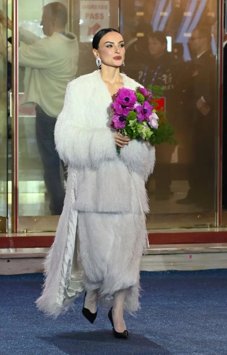 Sanremo 2026, tutti i look degli artisti sul green carpet