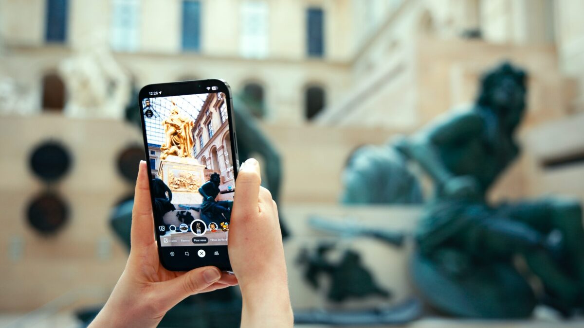 Snapchat entra al Louvre: la realtà aumentata riporta in vita sei capolavori dimenticati Snapchat entra al Louvre: la realtà aumentata riporta in vita sei capolavori dimenticati