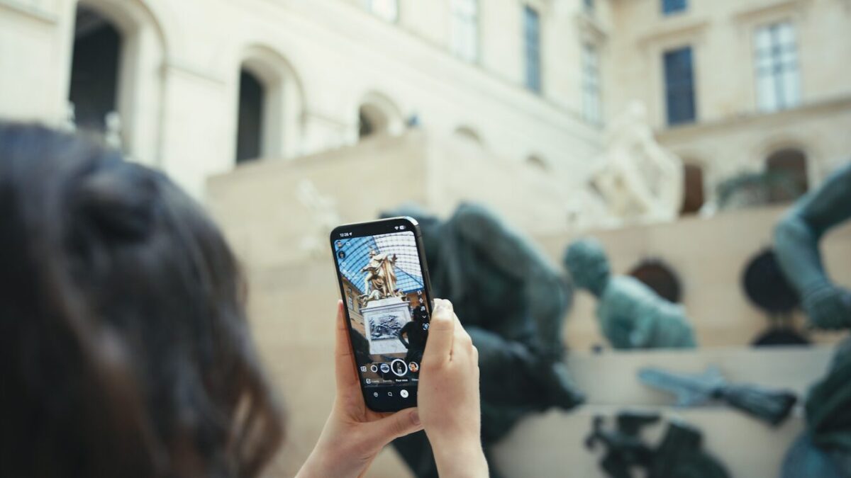 Snapchat entra al Louvre: la realtà aumentata riporta in vita sei capolavori dimenticati Snapchat entra al Louvre: la realtà aumentata riporta in vita sei capolavori dimenticati