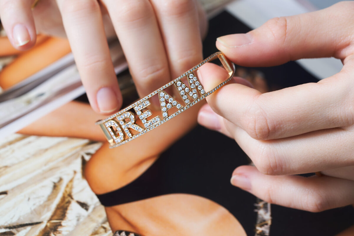 Galleria foto 'San Valentino, la vera storia del bracciale Only You' - foto 3