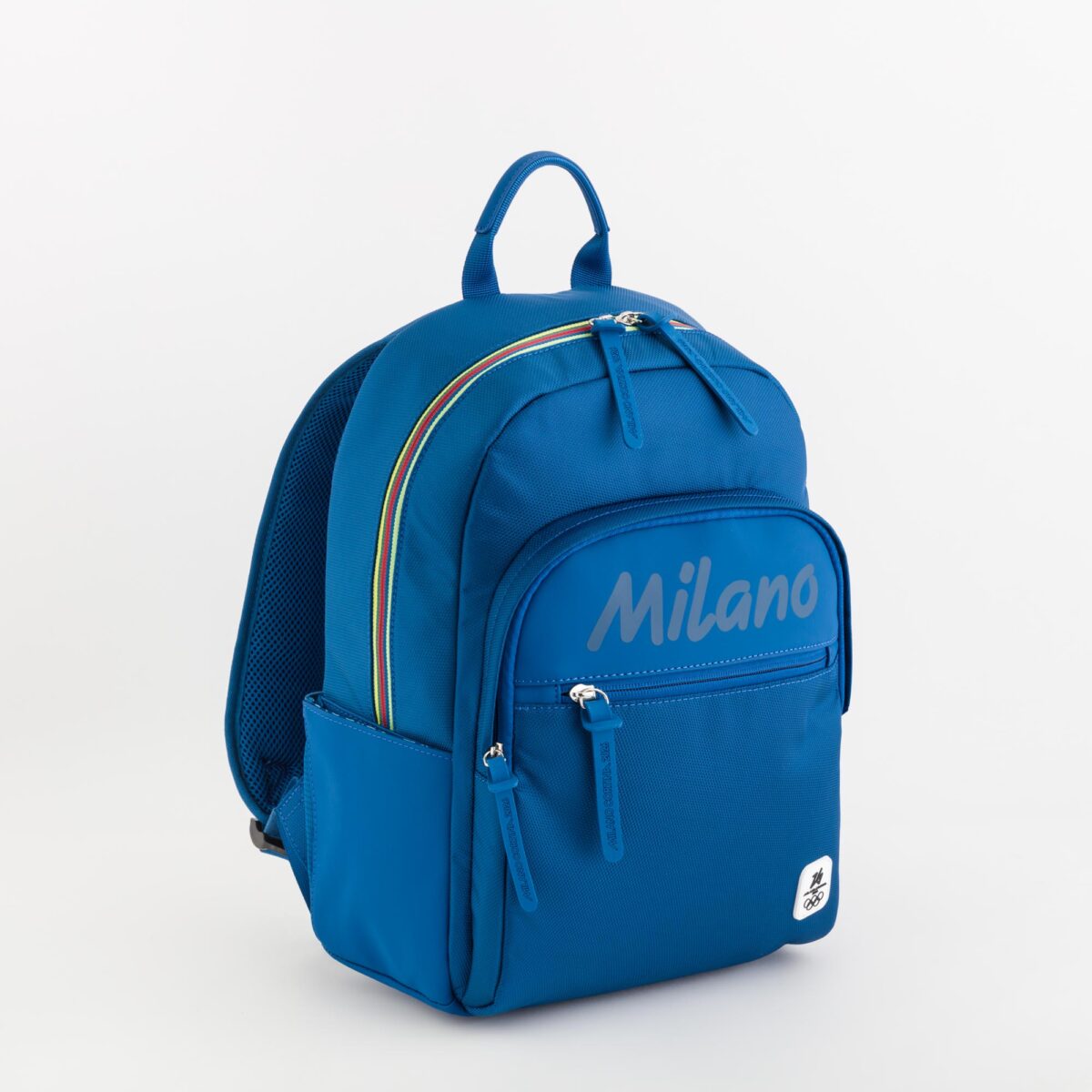 Al via le Olimpiadi di Milano-Cortina tra divise griffate e oggetti da collezione