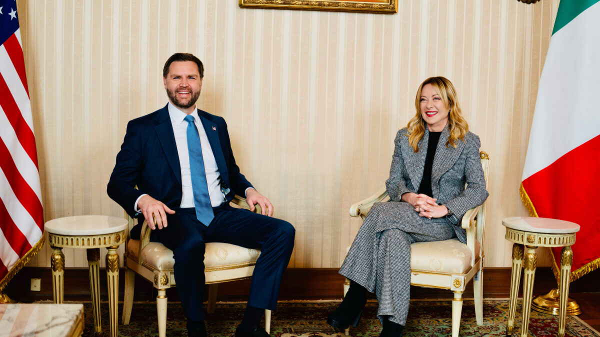 Meloni incontra Vance: “Europa e Usa uniti da valori comuni”. Il vicepresidente alla premier: “Lavoro eccezionale per le Olimpiadi”