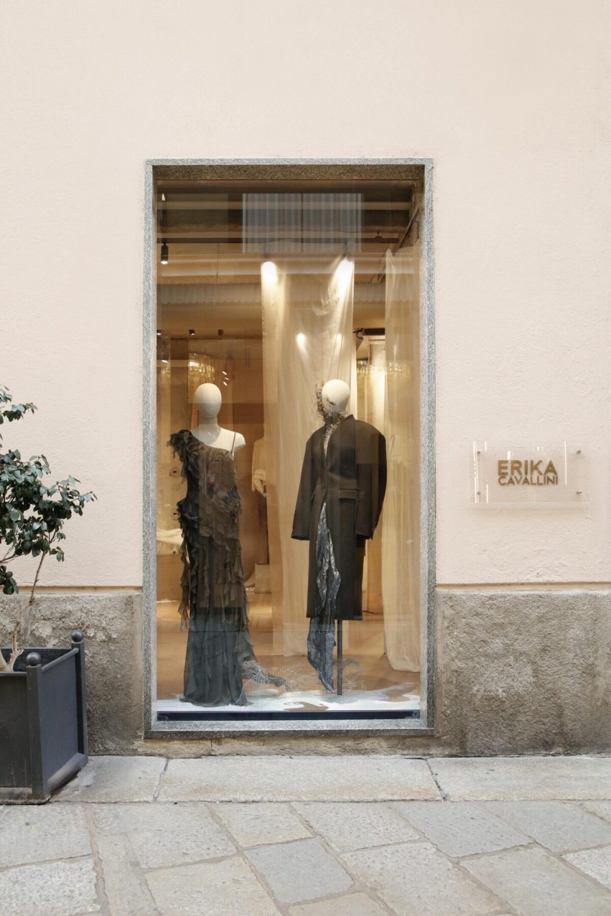 Erika Cavallini torna alla MFW con la direzione creativa di Fabrizio Corbo Erika Cavallini torna alla MFW con la direzione creativa di Fabrizio Corbo