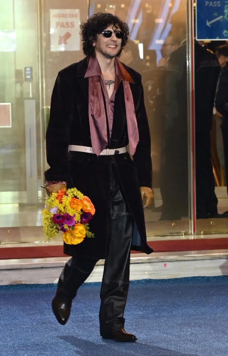 Sanremo 2026, tutti i look degli artisti sul green carpet