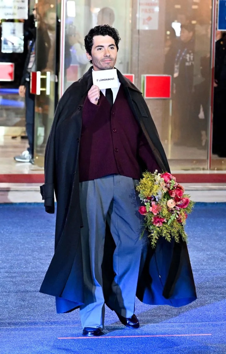 Sanremo 2026, tutti i look degli artisti sul green carpet