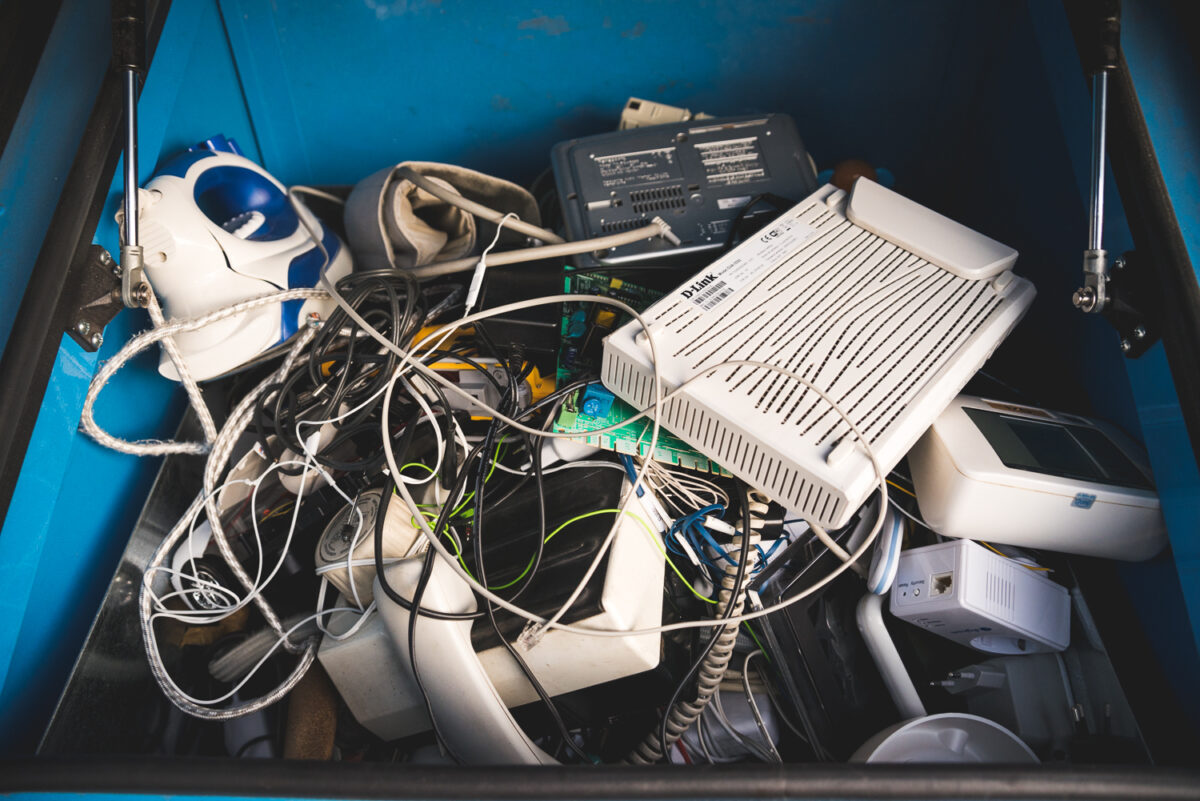 Rifiuti elettronici in casa? La soluzione è a un passo (ma nessuno ve l’ha detto)