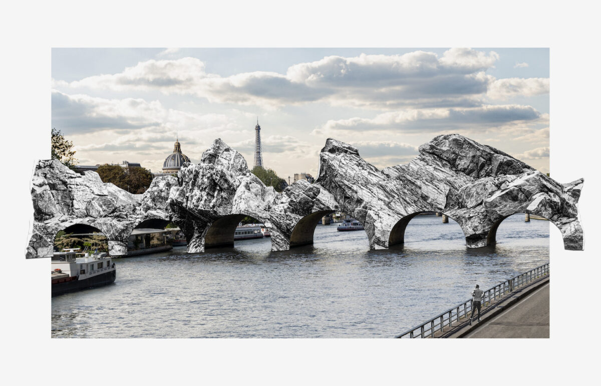 Parigi diventa una caverna: JR trasforma il Pont Neuf in omaggio a Christo e Jeanne-Claude Parigi diventa una caverna: JR trasforma il Pont Neuf in omaggio a Christo e Jeanne-Claude