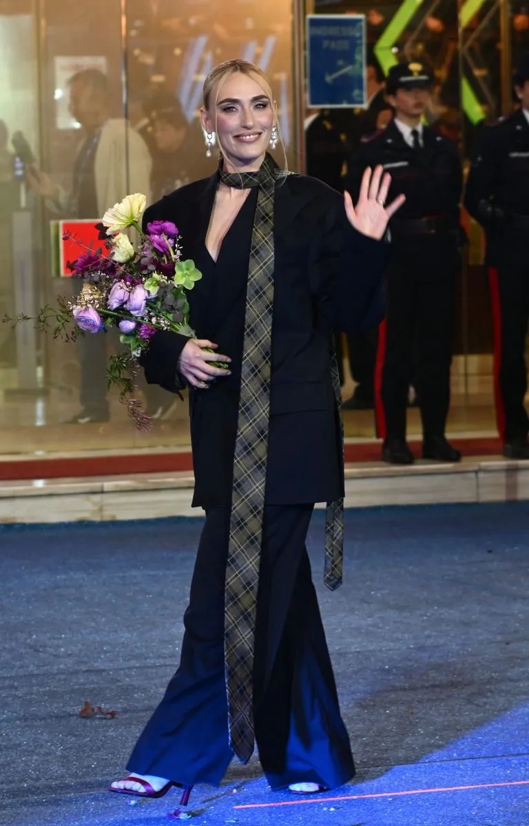 Sanremo 2026, tutti i look degli artisti sul green carpet