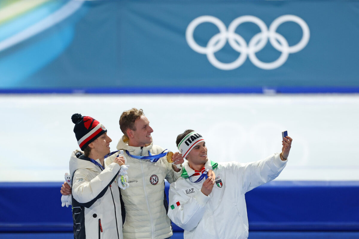 Milano Cortina 2026, la Victory Selfie diventa simbolo del podio contemporaneo