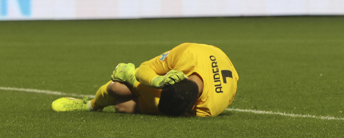 Audero colpito da un petardo lanciato dai tifosi dell’Inter: cosa è successo