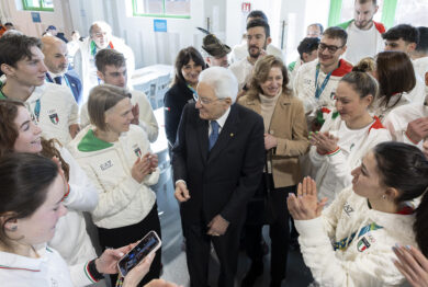 Mattarella saluta gli atleti olimpici San Siro pronto per la grande festa
