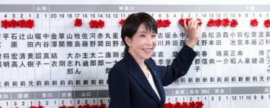 Giappone, trionfo elettorale per la “Lady di Ferro” Takaichi che ora può cambiare la costituzione