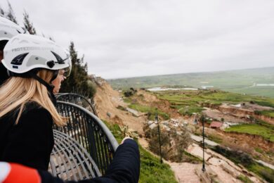 Meloni torna a Niscemi dopo il ciclone Harry: 150 milioni, commissario straordinario e decreto immediato