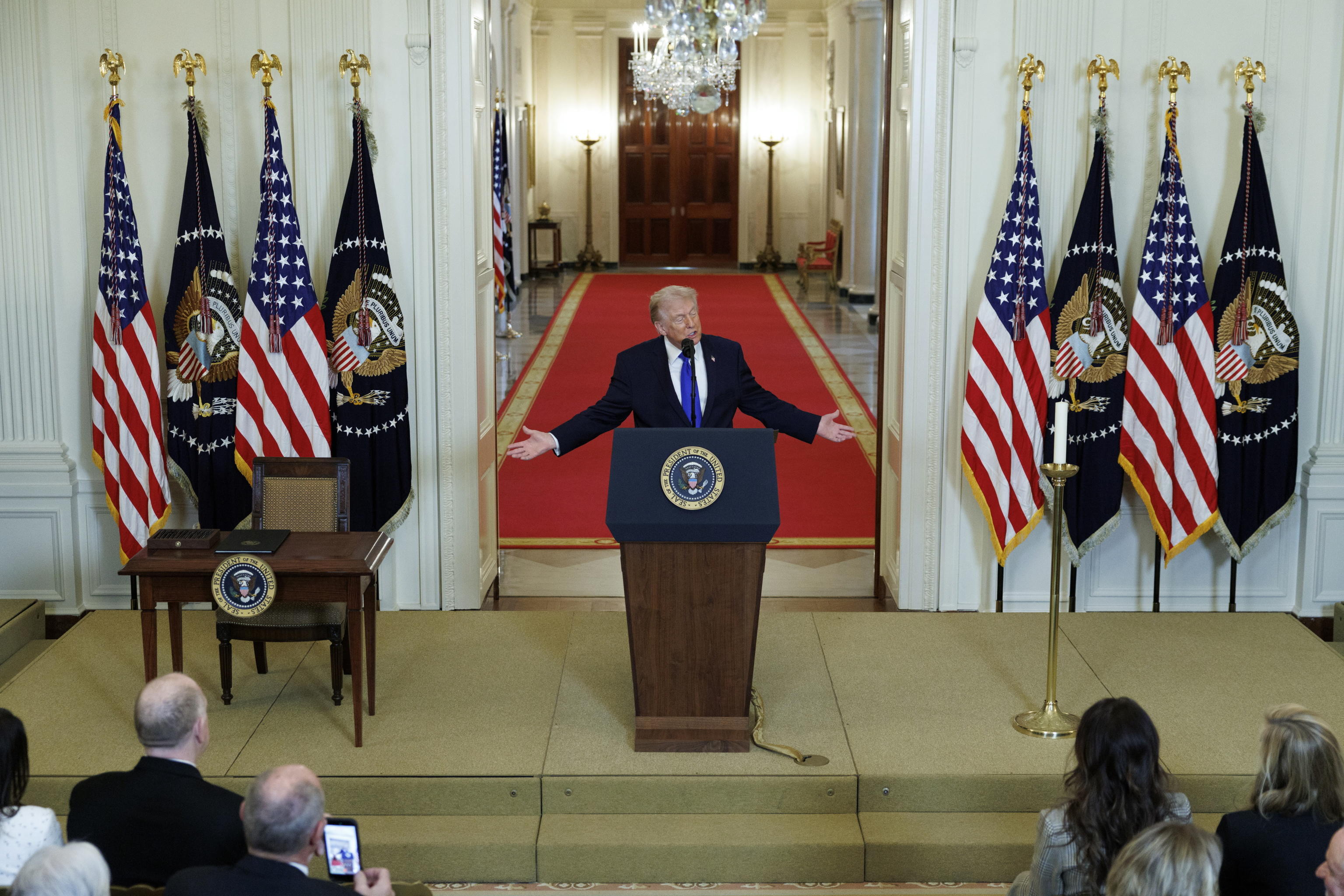 Dazi, Trump non molla: in vigore da oggi le nuove tariffe globali Dazi, Trump non molla: in vigore da oggi le nuove tariffe globali