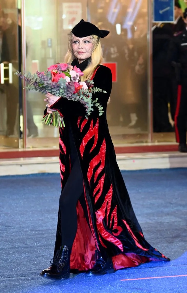 Sanremo 2026, tutti i look degli artisti sul green carpet