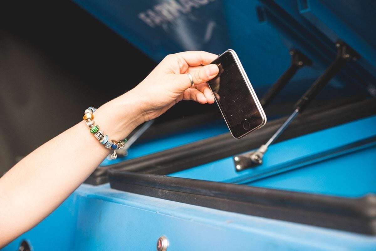 Rifiuti elettronici in casa? La soluzione è a un passo (ma nessuno ve l’ha detto)