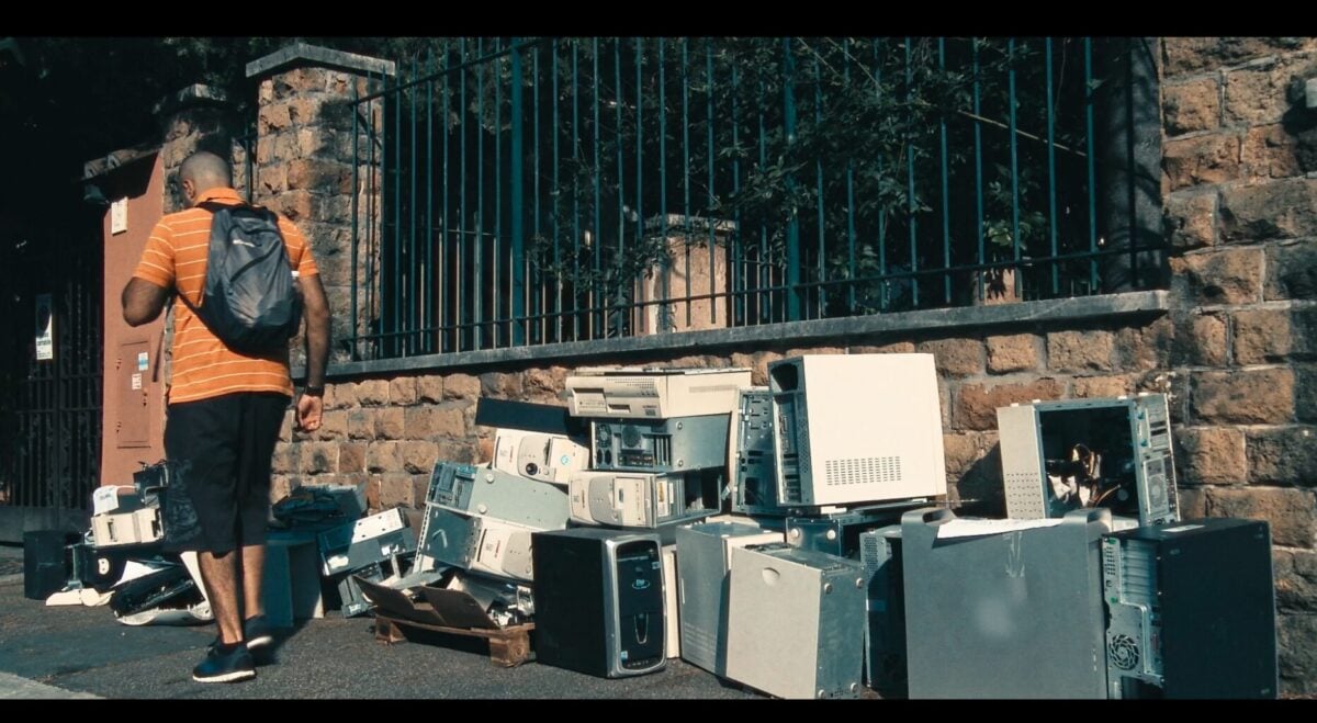 Rifiuti elettronici in casa? La soluzione è a un passo (ma nessuno ve l’ha detto)