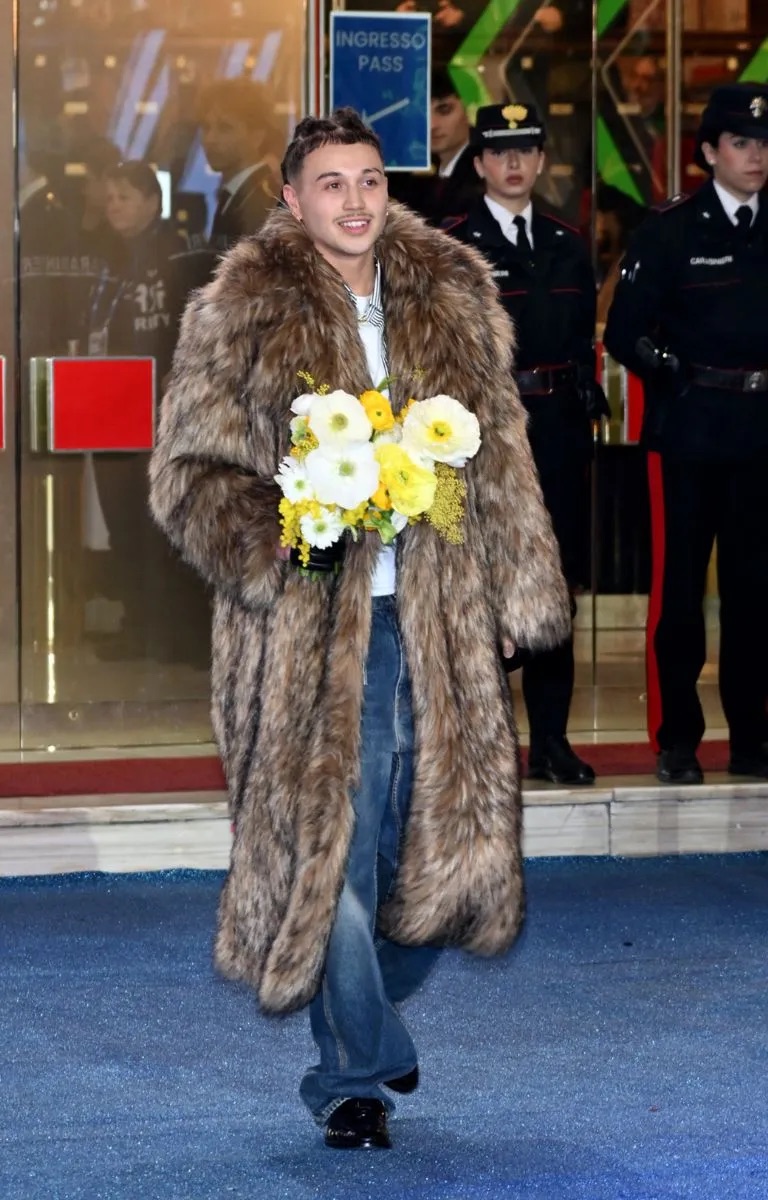 Sanremo 2026, tutti i look degli artisti sul green carpet