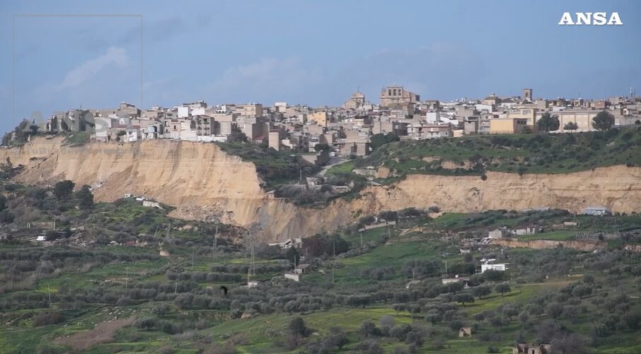 Niscemi, la ricostruzione dei primi giorni della frana che ha distrutto mezzo paese