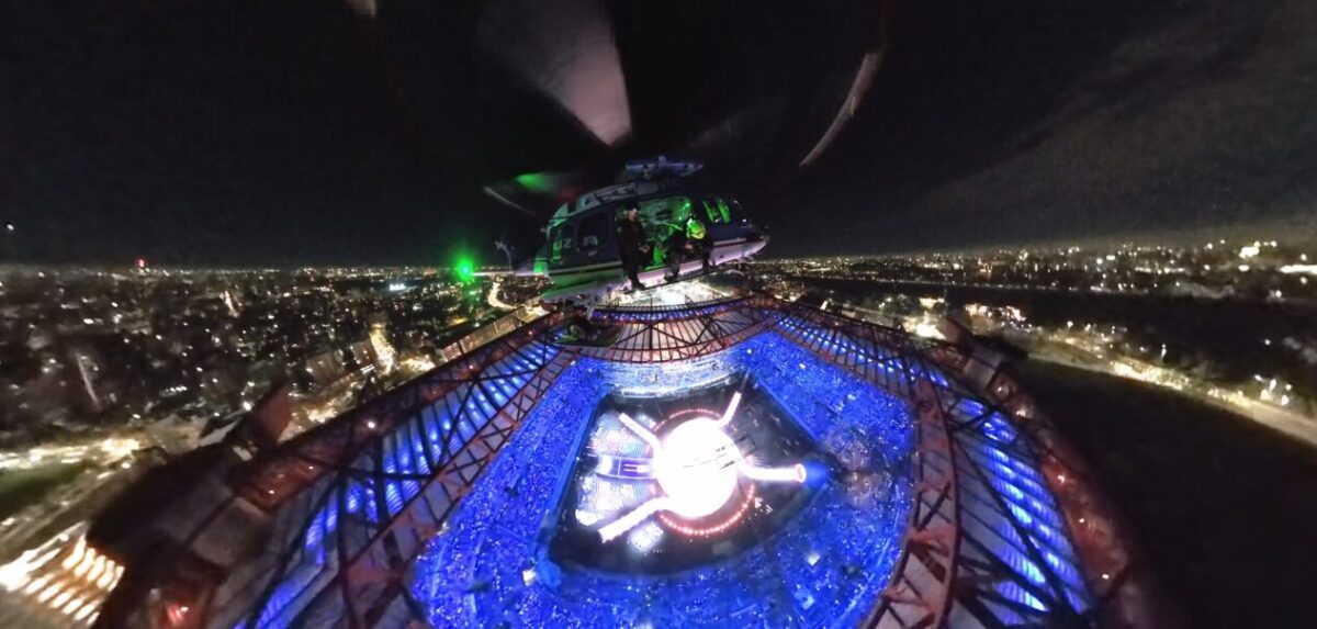 Olimpiadi, la cerimonia di Milano Cortina a San Siro vista dall’elicottero
