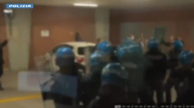 Torino, arresti e misure cautelari per gli incidenti ai cortei pro Global Sumud Flottilla: i video della Polizia