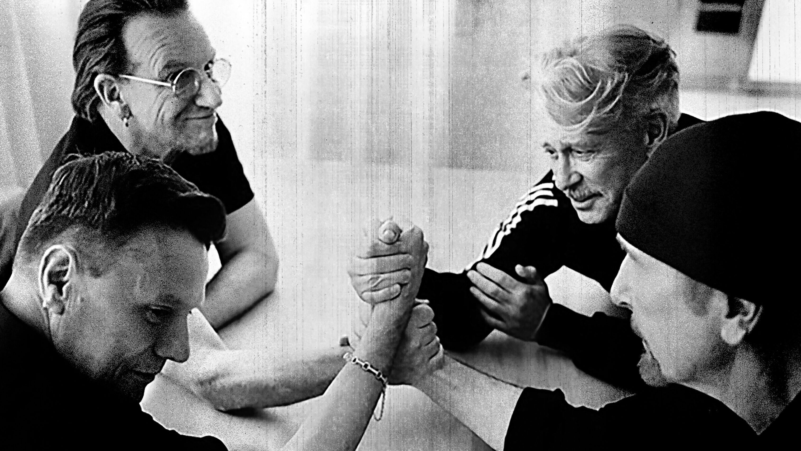 Il ritorno a sorpresa degli U2: cinque nuove canzoni e una poesia