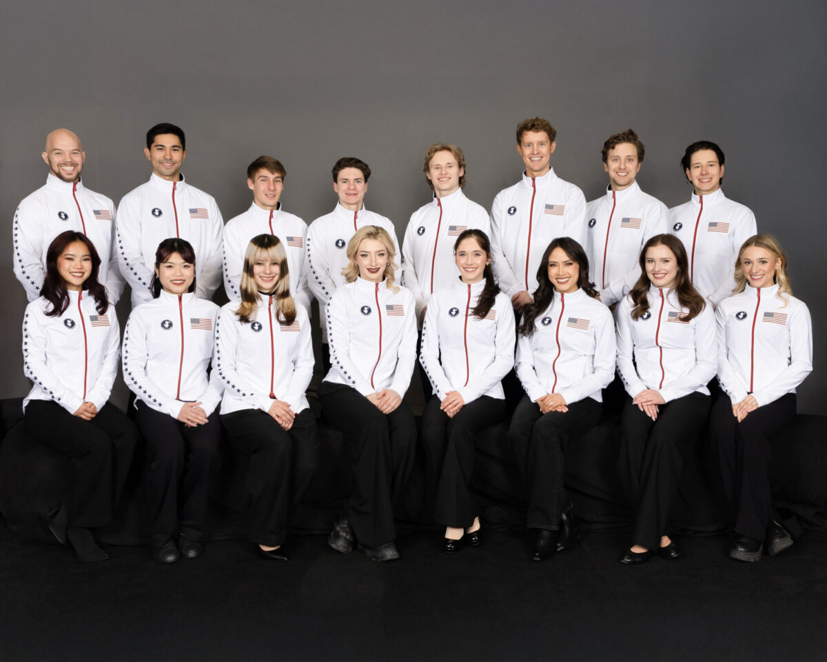 Al via le Olimpiadi di Milano-Cortina tra divise griffate e oggetti da collezione