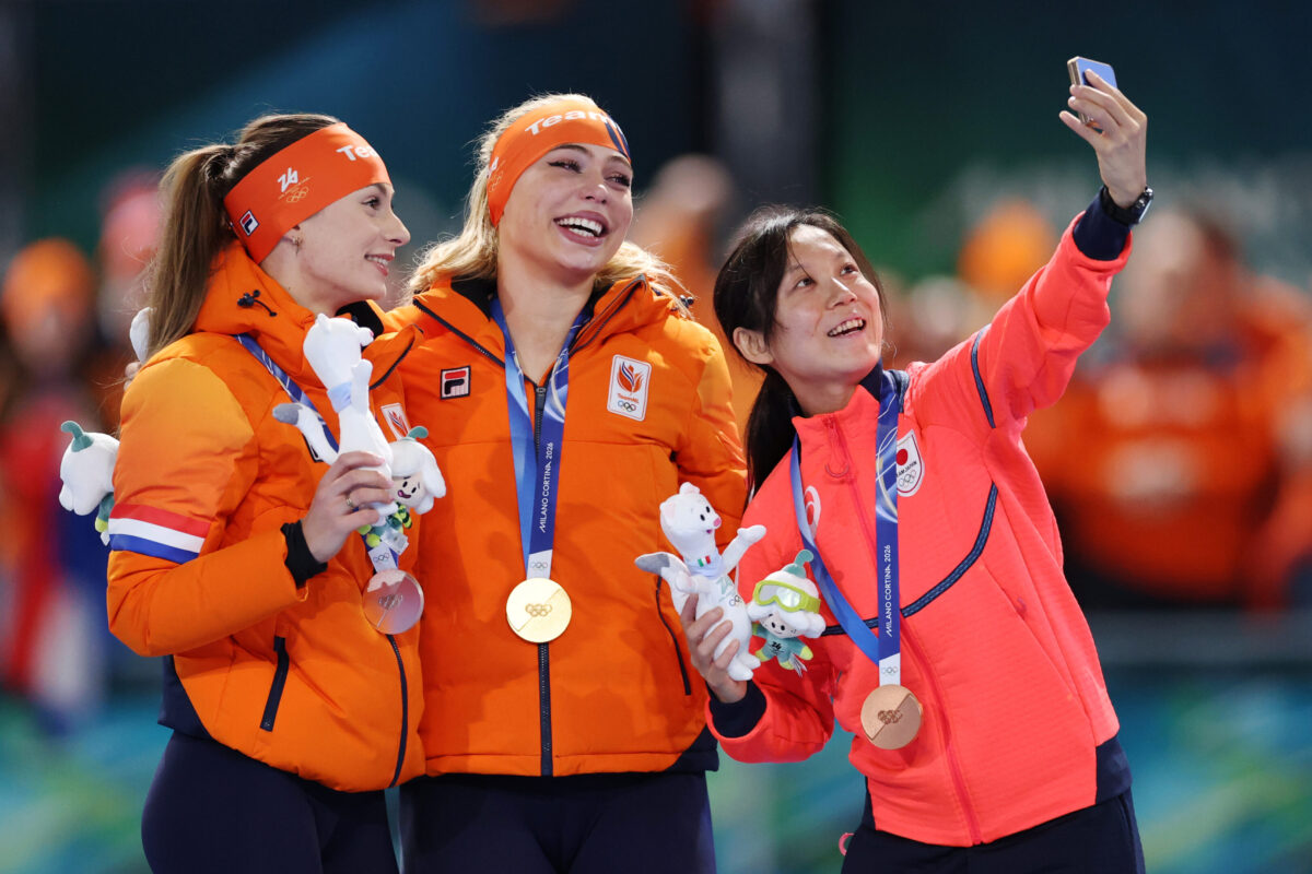 Milano Cortina 2026, la Victory Selfie diventa simbolo del podio contemporaneo