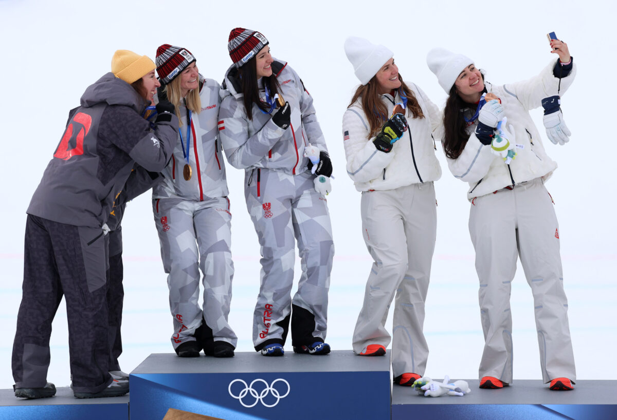 Milano Cortina 2026, la Victory Selfie diventa simbolo del podio contemporaneo