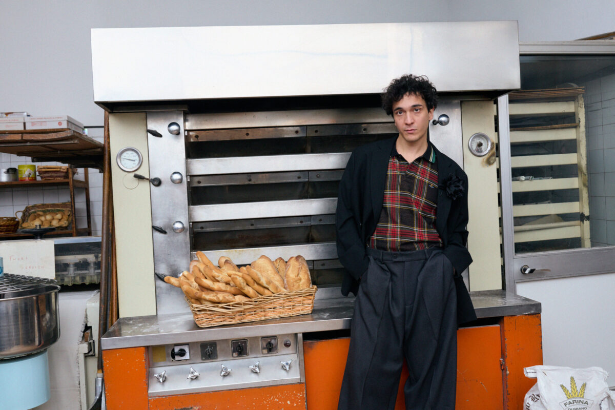 Sanremo 2026, Tananai e Zalando accendono il Festival con uno spot che porta la passerella nella vita quotidiana