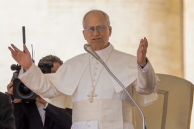 Leone XIV rilancia l’importanza dei nonni e degli anziani, ponte tra memoria e futuro