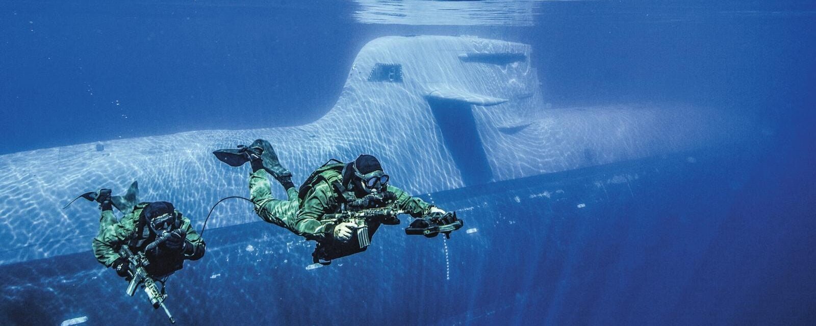 Sotto il mare siamo indifesi: ecco come si può colpire un Paese senza farsi vedere