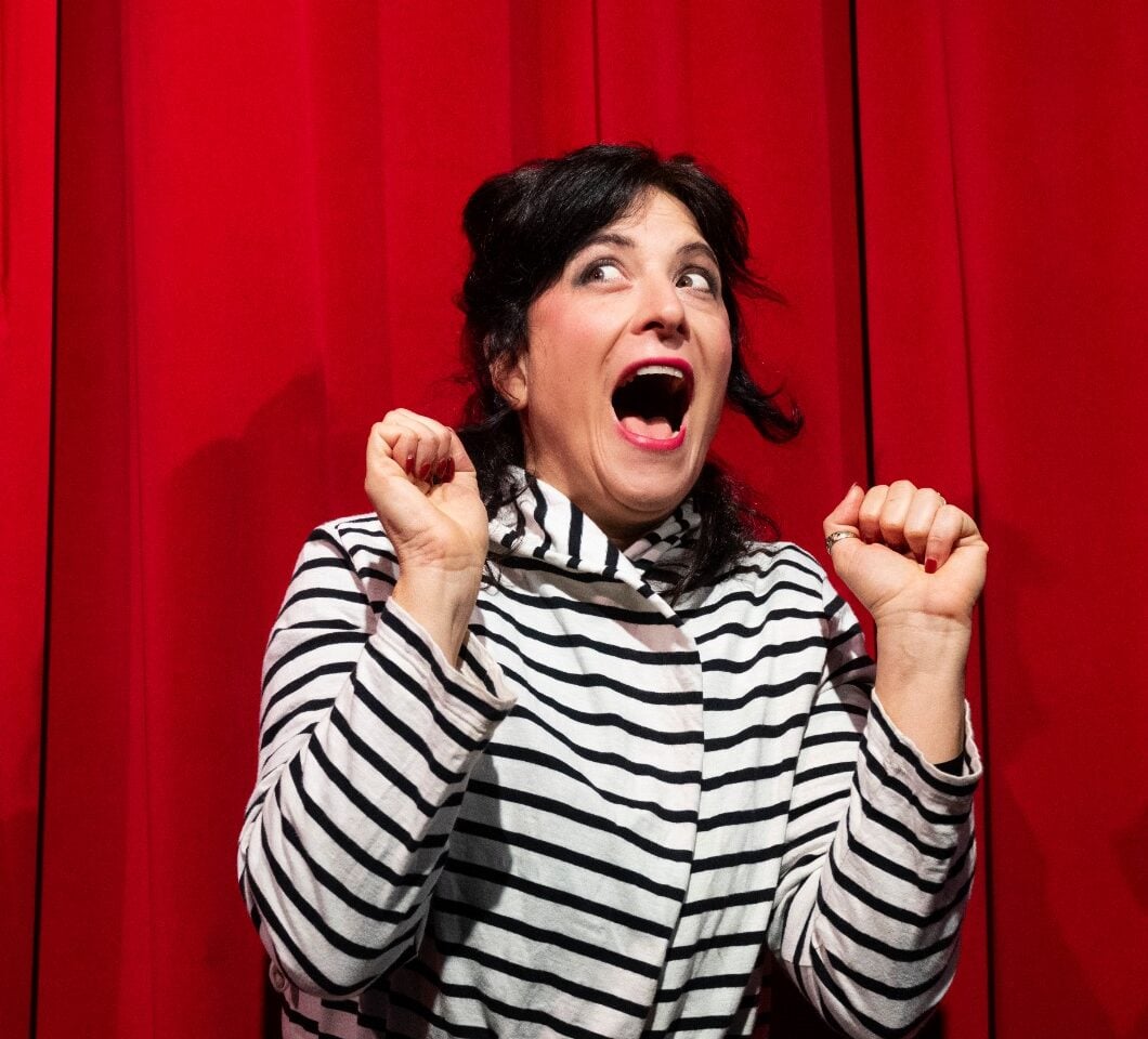 “Fulminata”: l’acuta comicità di Annagaia Marchioro