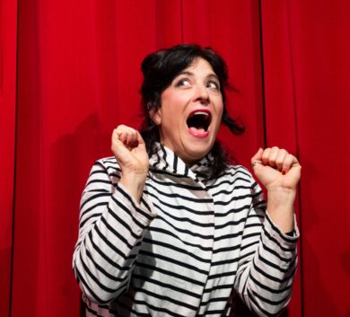 “Fulminata”: l’acuta comicità di Annagaia Marchioro