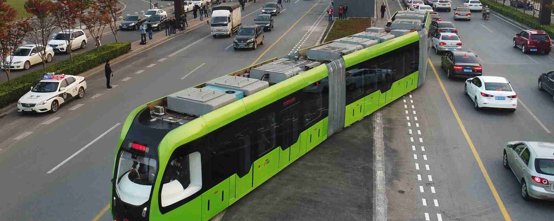 Tram deragliato a Milano, ecco cosa non ha funzionato (e la questione del «fattore umano») Tram deragliato a Milano, ecco cosa non ha funzionato (e la questione del «fattore umano»)