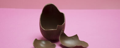 Pasqua amara: uova fino a 77 euro al chilo (sempre più piccole) nonostante il crollo del cacao