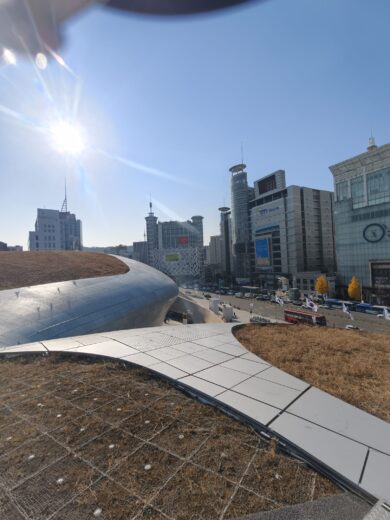 Insta360 X4 Air: la micro-camera che trasforma ogni viaggio in un racconto a 360 gradi