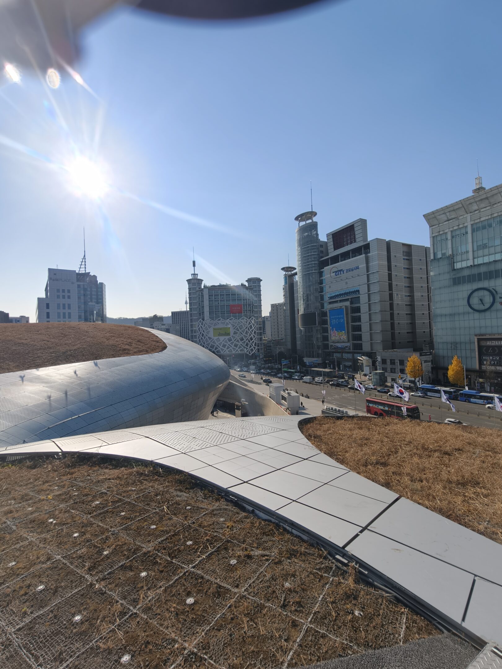 Insta360 X4 Air: la micro-camera che trasforma ogni viaggio in un racconto a 360 gradi