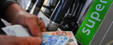 Iran, la guerra svuota i portafogli degli italiani: fino a 800 euro in più a famiglia. Ecco tutti i rincari