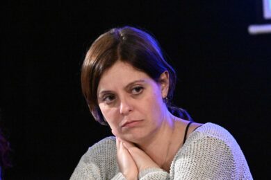 Europarlamento, stop agli emendamenti di Ilaria Salis: l’occupazione delle case resta illegale