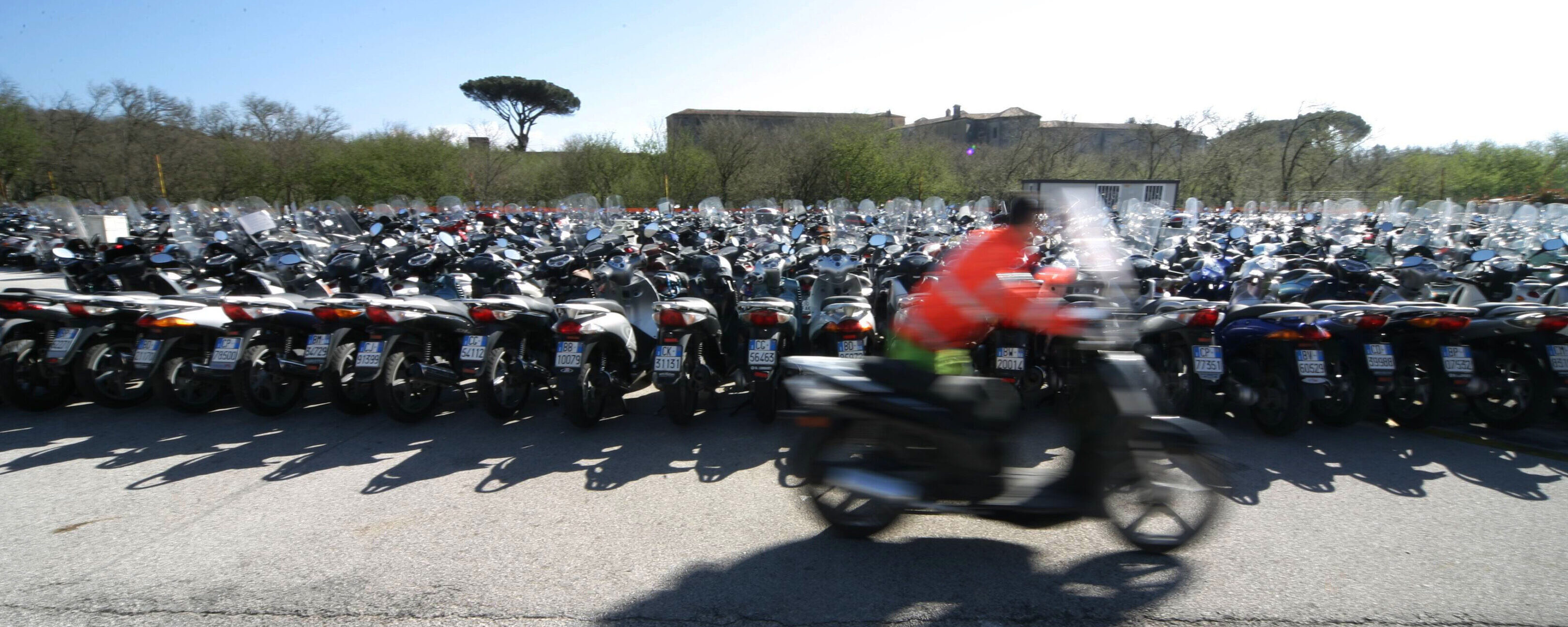 Bonus moto e motorini 2026, via agli incentivi: fino a 4.000 euro ma bisogna fare in fretta
