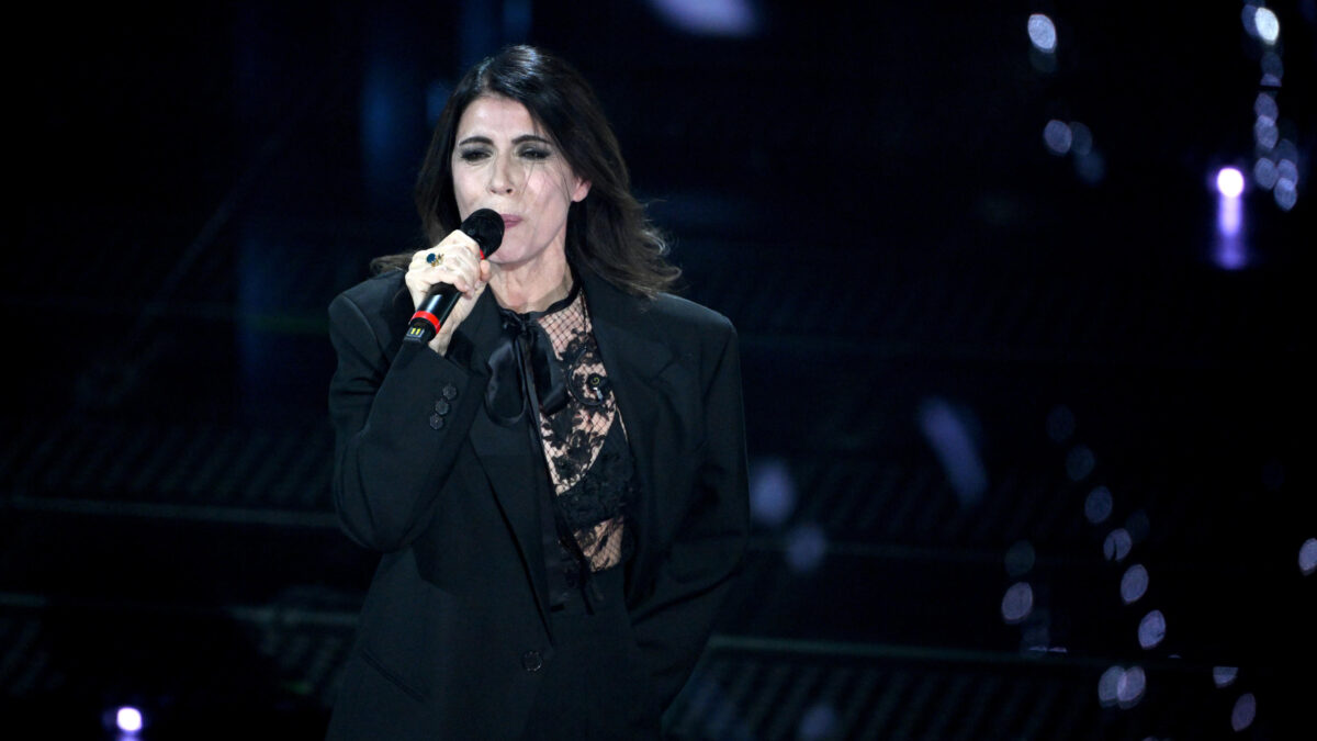 Giorgia omaggia Paoli durante il concerto a Milano